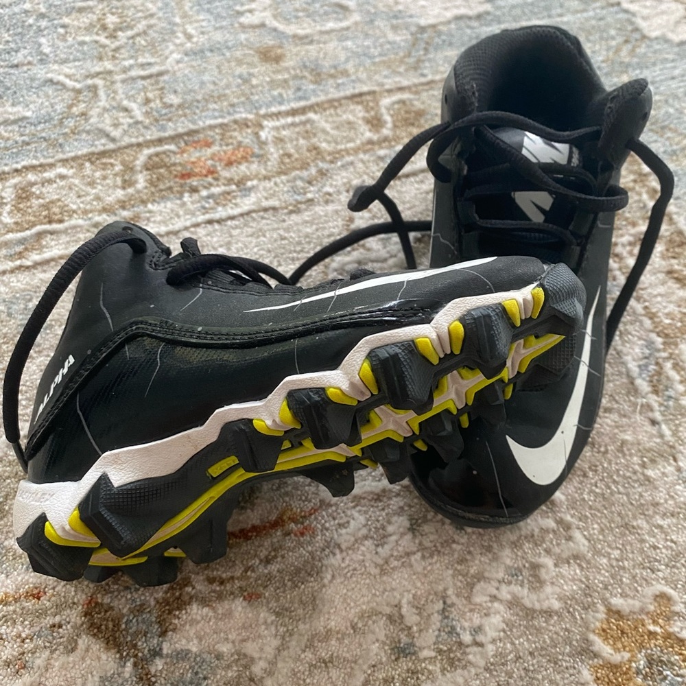 Nike Boys Football Shoes